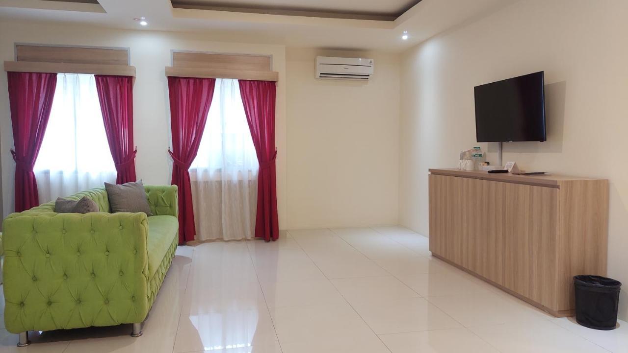 Moritz Hotel Rsab Harapan Kita Jacarta Exterior foto